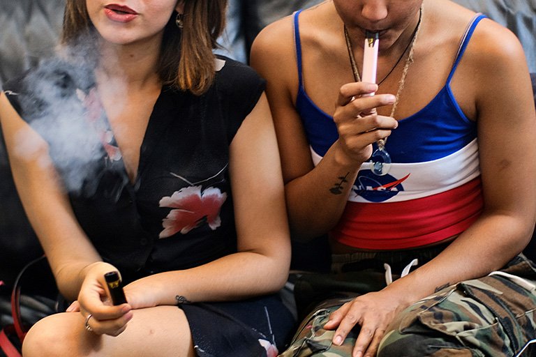 Why Gen Z is Still Obsessed with Disposable Vapes in 2025